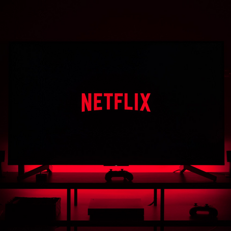 JÁ PENSOU EM LIGAR A NETFLIX E PODER JOGAR STAR WARS OU NFS?