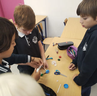 IBS 6ème physics students had a blast learning about forces