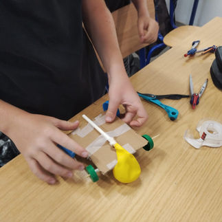 IBS 6ème physics students had a blast learning about forces