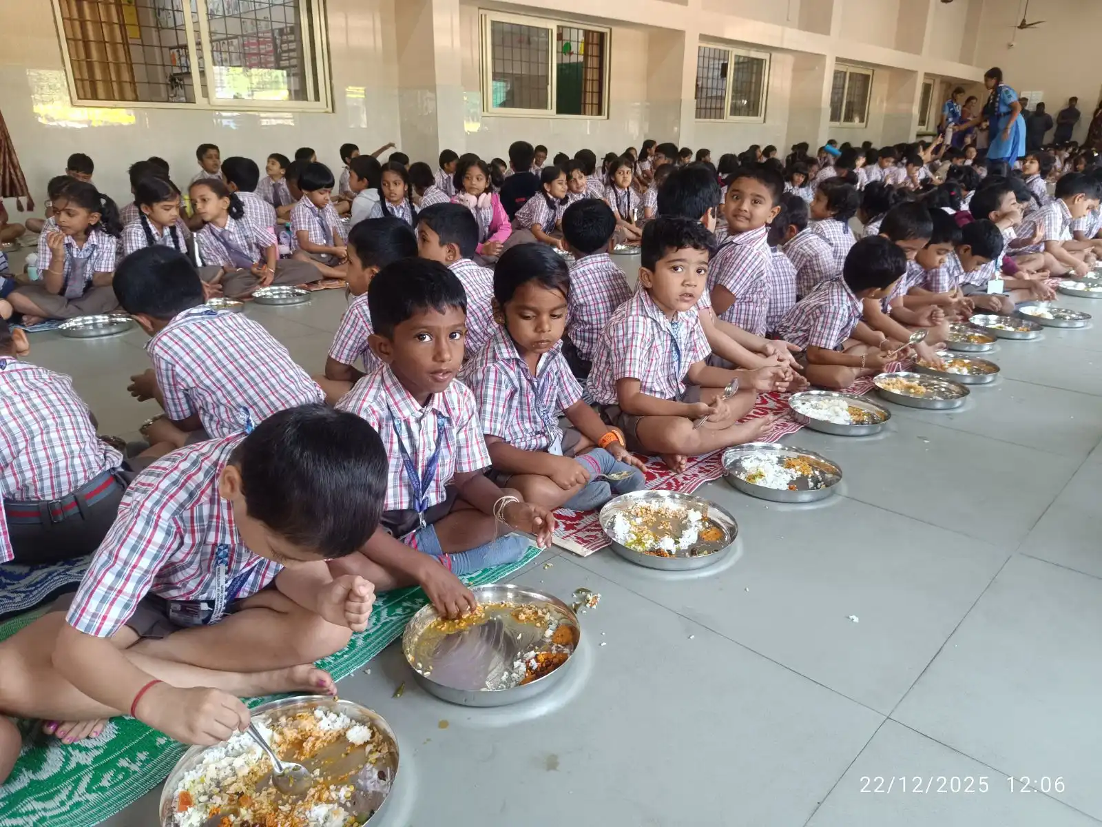 Aradhana of Sri Sri Vishwesha Theertha Swamiji at Vidyodaya Public School