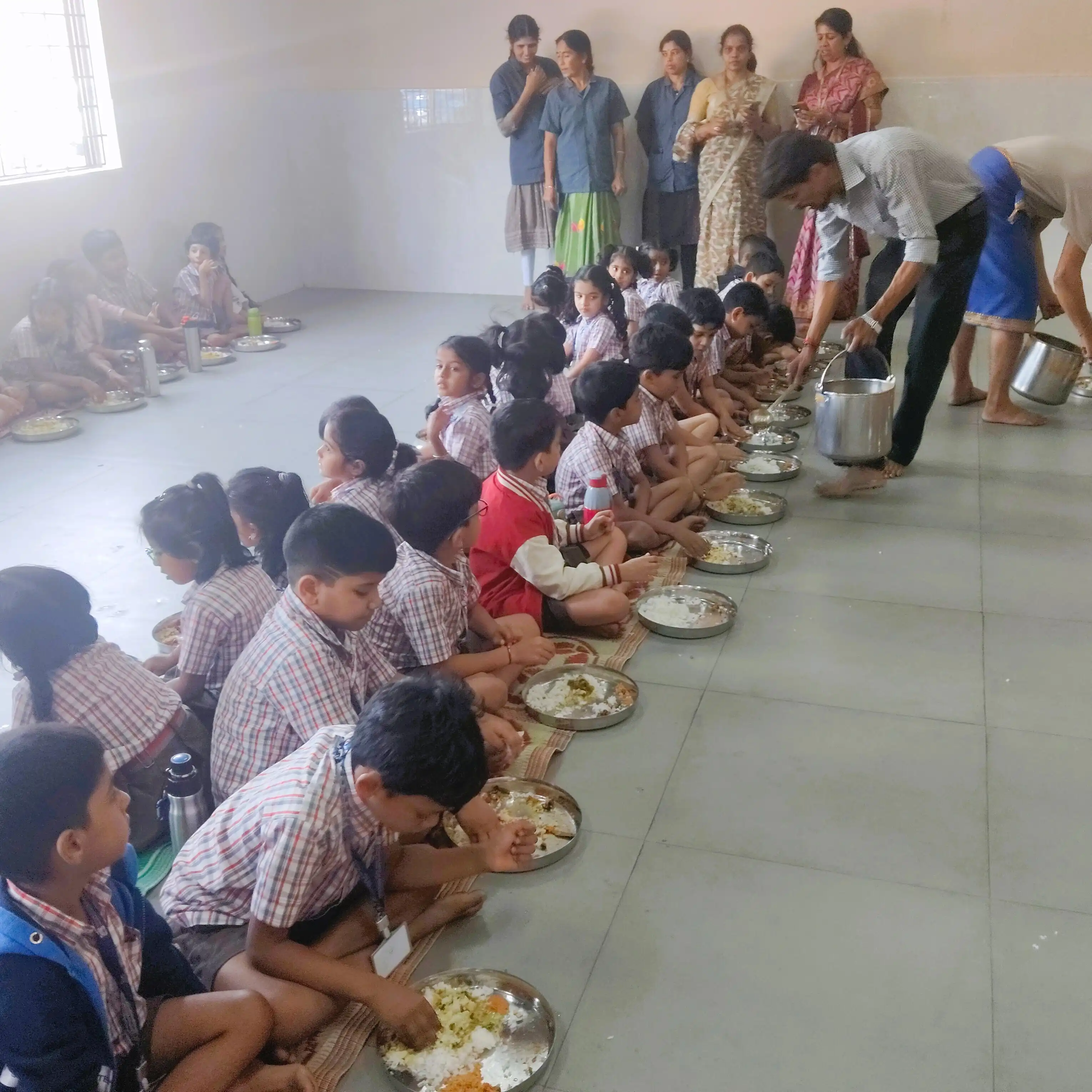 Aradhana of Sri Sri Vishwesha Theertha Swamiji at Vidyodaya Public School