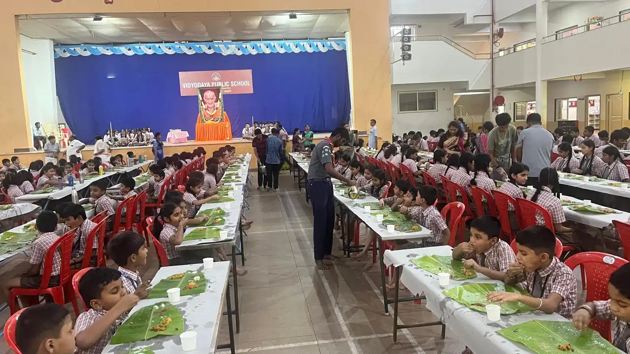 Vidyodaya Public School Udupi Aradhane Sri Sri Vishwesha theertha Swamiji pejawara matha (1)