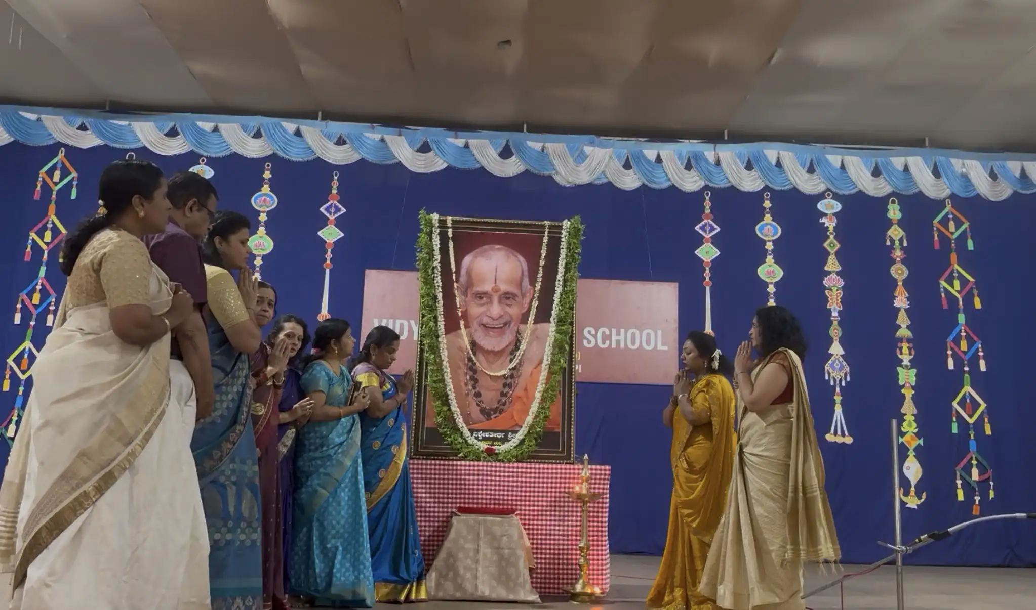 Prathah Smaraniya Sri Sri Vishwesha Theertha Swamiji Aradhana