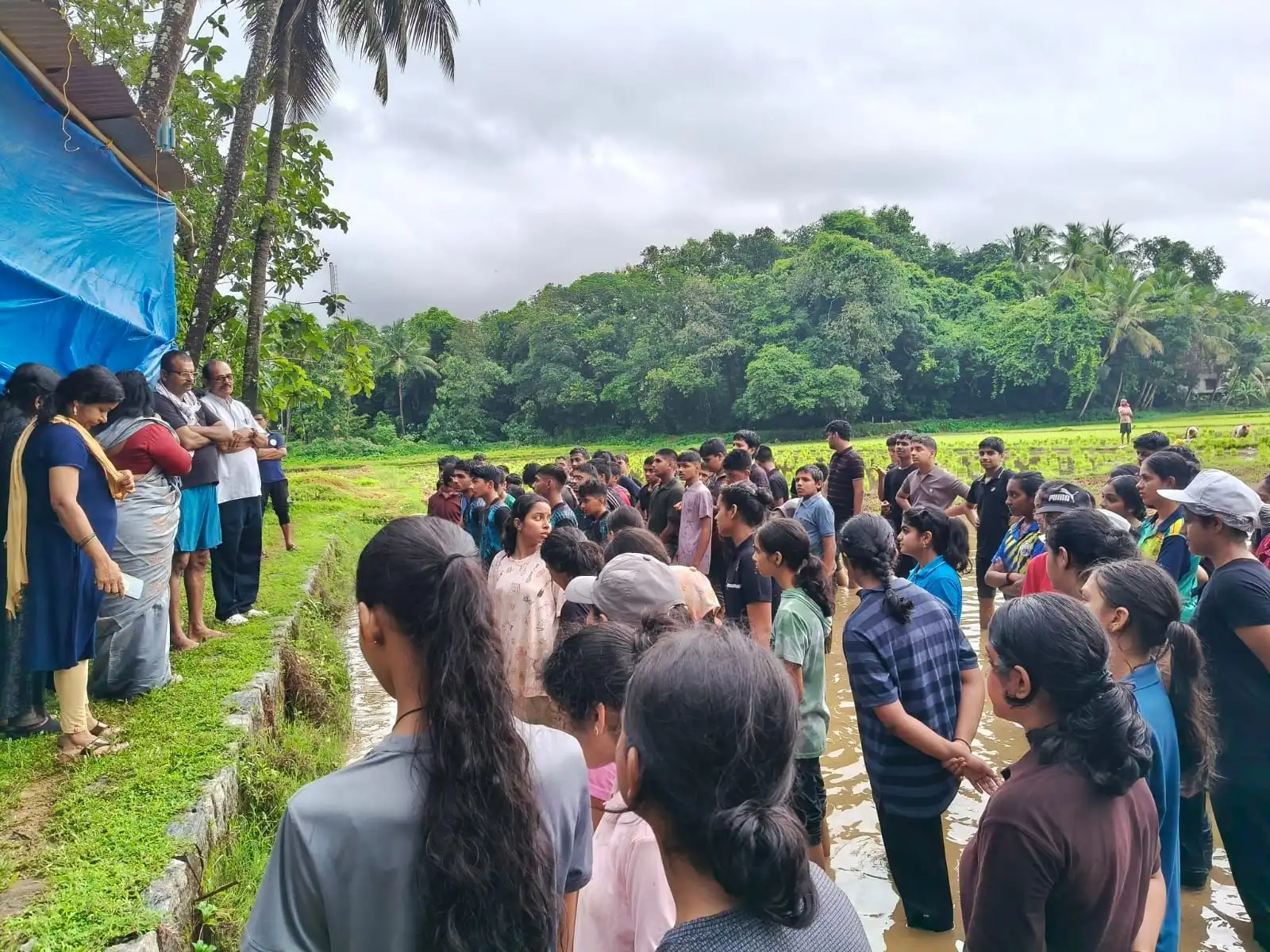 Educational agricultural visit by Vidyodaya students