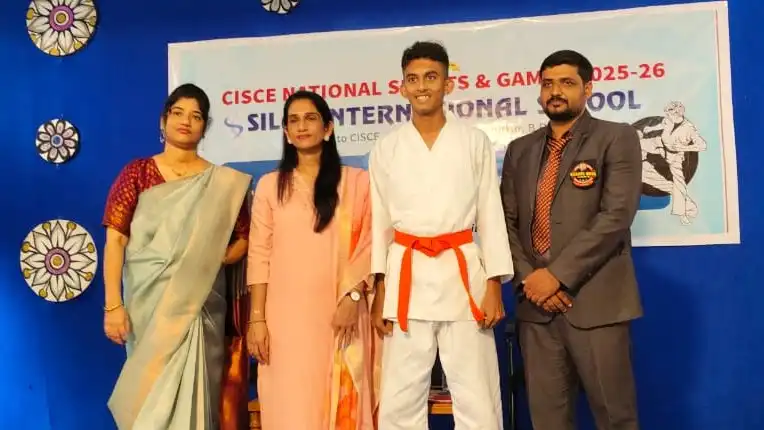 Vidyodaya Students Winning Karate Medals