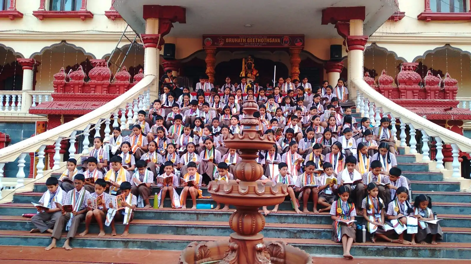Vidyodaya Public School udupi Students participation in Udayavasthamana Geetha Parayana
