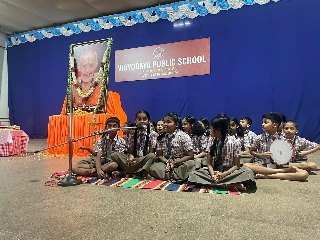 Vidyodaya Public School Udupi Aradhane Sri Sri Vishwesha theertha Swamiji pejawara matha (1)