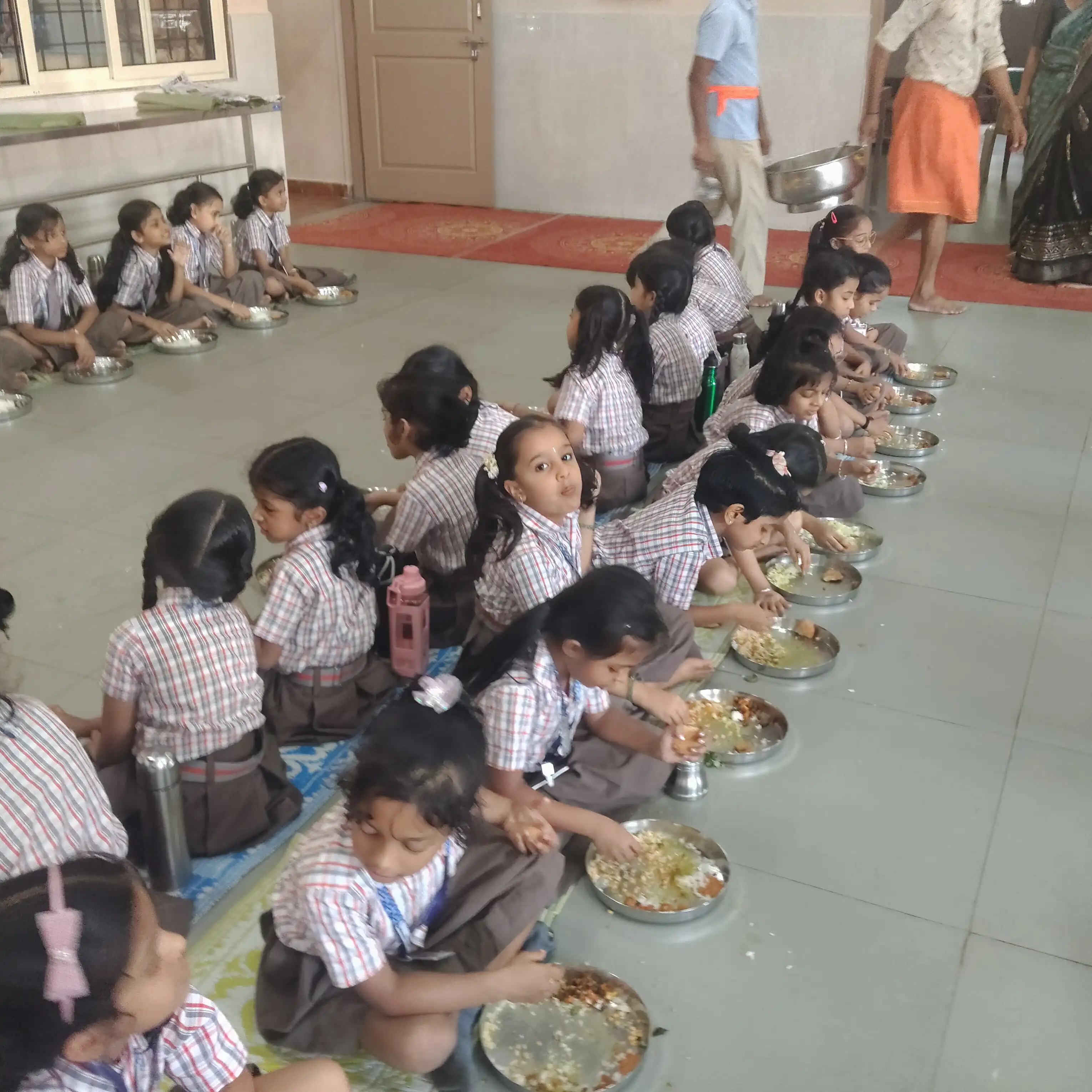 Aradhana of Sri Sri Vishwesha Theertha Swamiji at Vidyodaya Public School