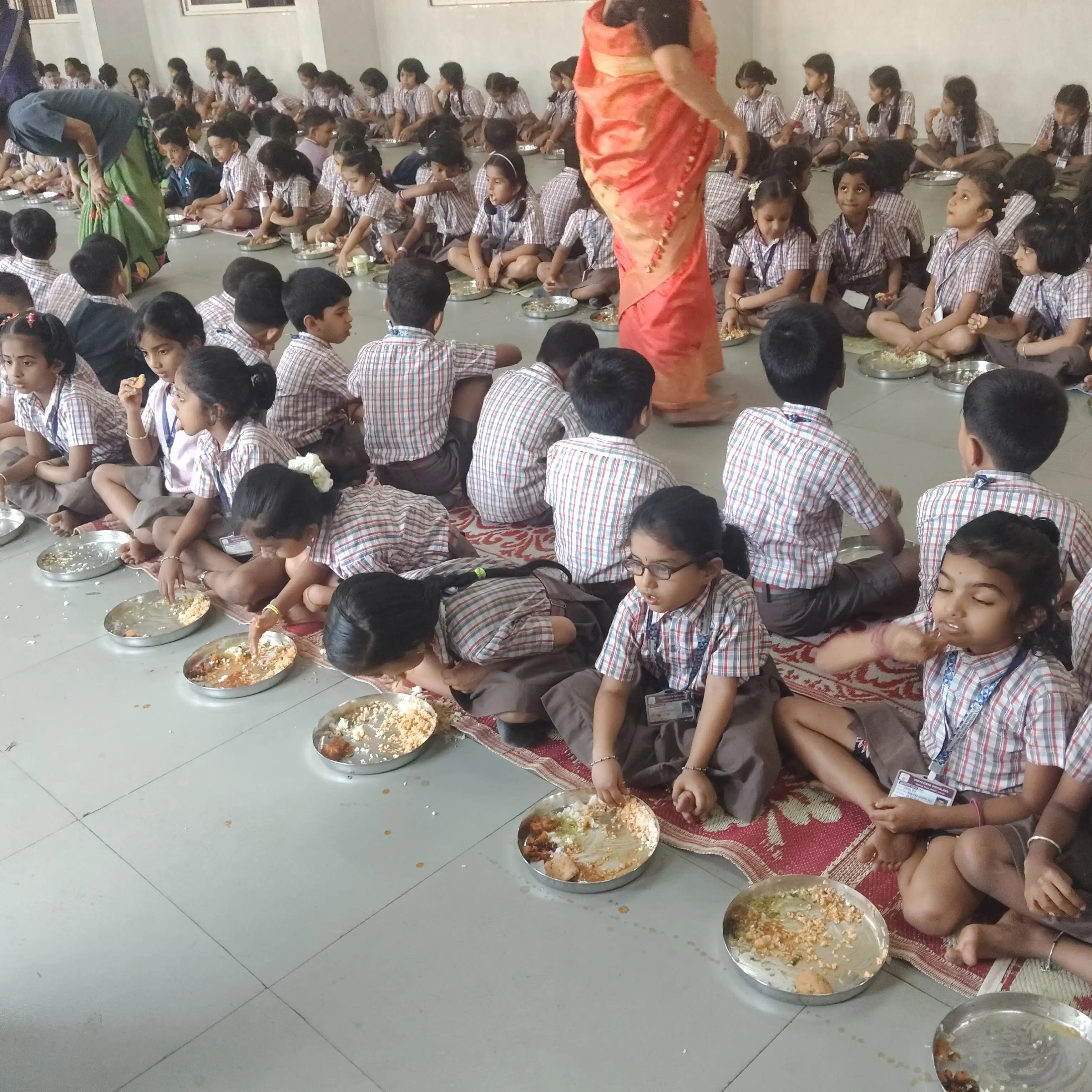 Aradhana of Sri Sri Vishwesha Theertha Swamiji at Vidyodaya Public School