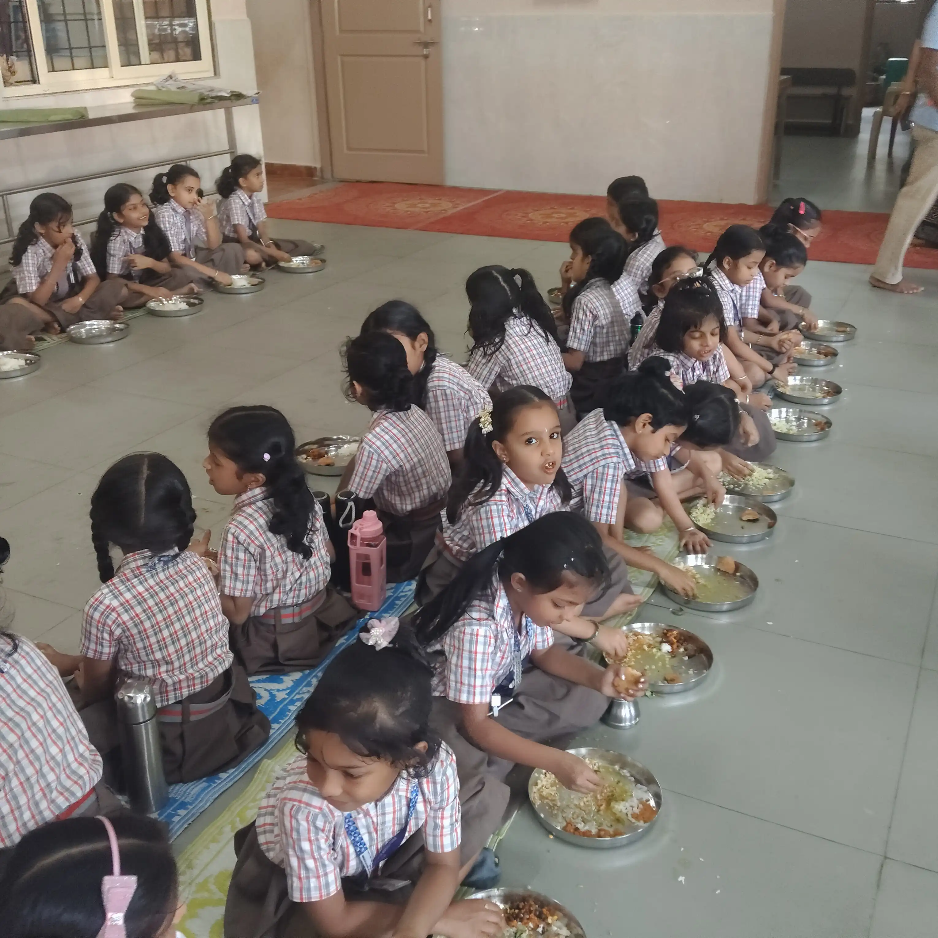 Aradhana of Sri Sri Vishwesha Theertha Swamiji at Vidyodaya Public School