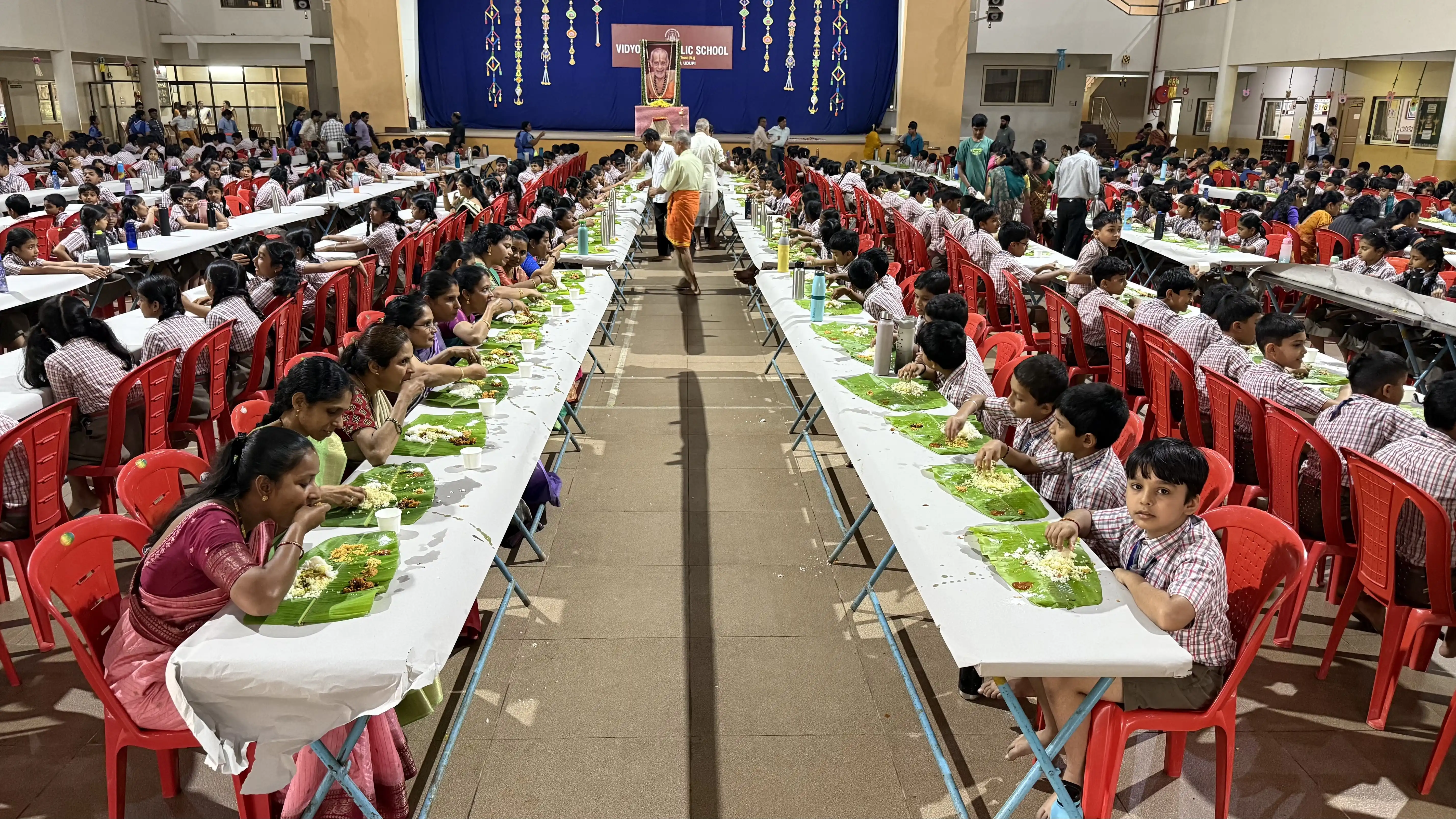 Prathah Smaraniya Sri Sri Vishwesha Theertha Swamiji Aradhana