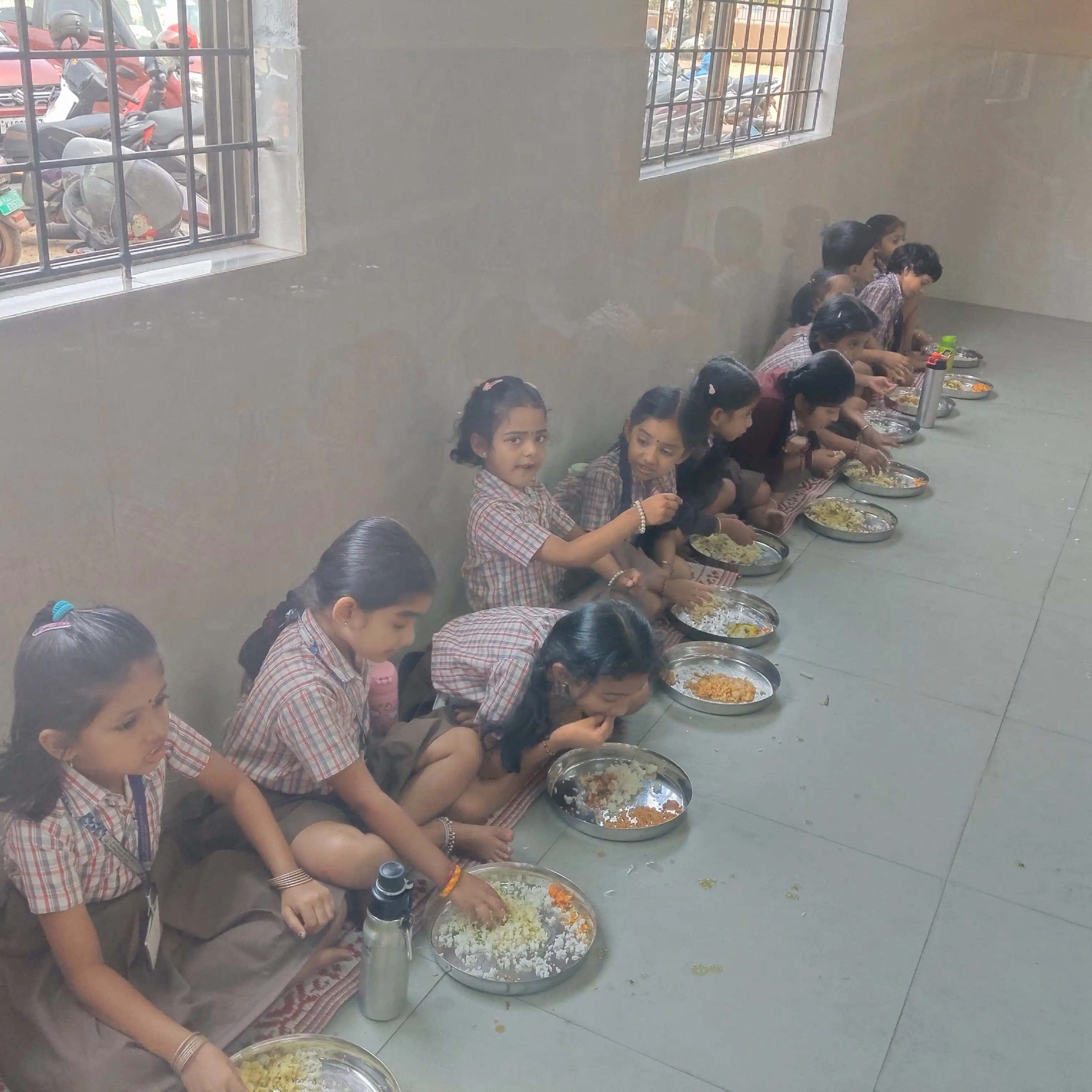 Aradhana of Sri Sri Vishwesha Theertha Swamiji at Vidyodaya Public School