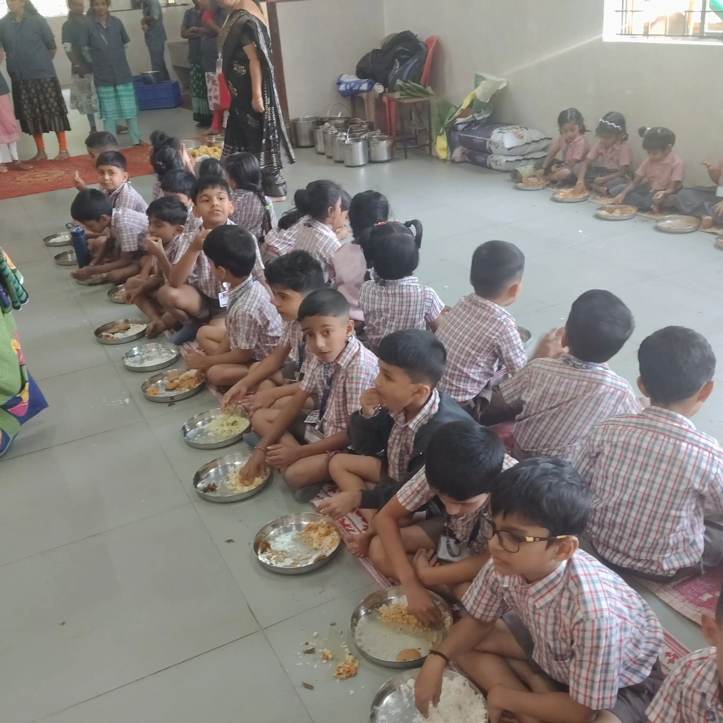 Aradhana of Sri Sri Vishwesha Theertha Swamiji at Vidyodaya Public School