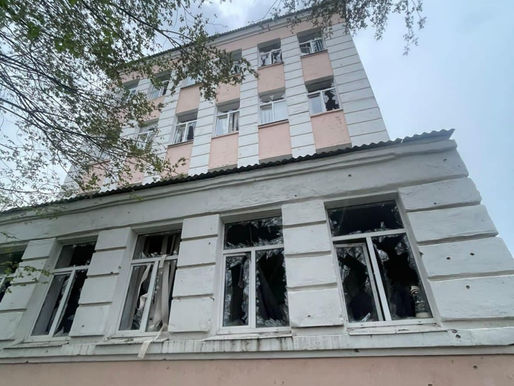 At night, the occupiers fired rockets at a school in Slavyansk