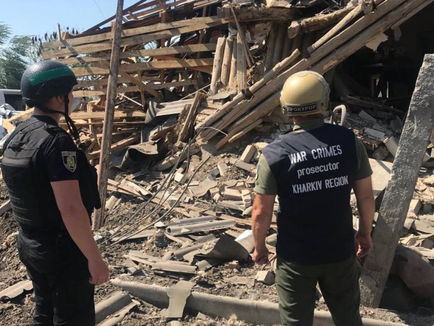 Прокуроры зафиксировали последствия очередных обстрелов Харьковщины