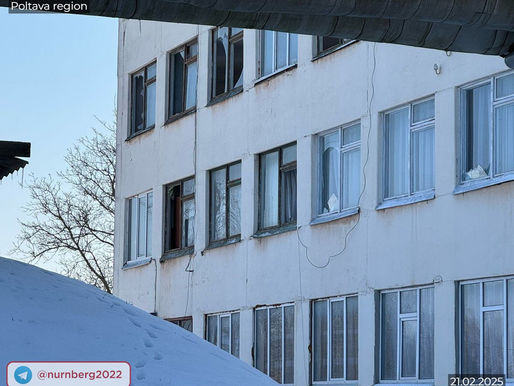 В Полтавском районе разрушено инфраструктурное предприятие - возник сильный пожар
