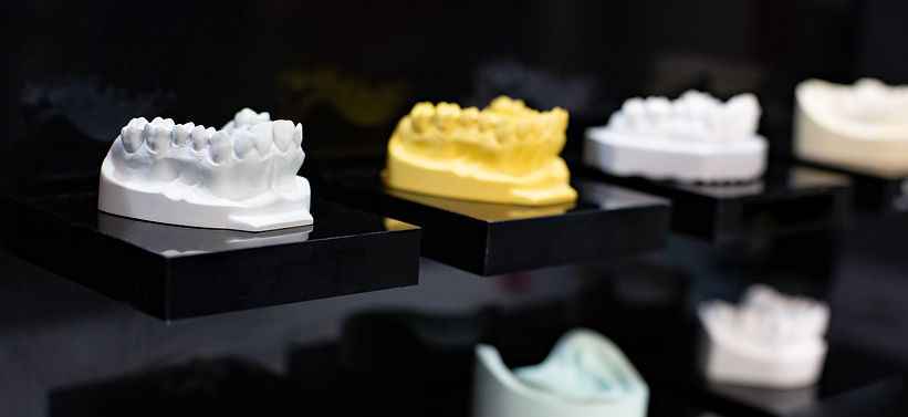 multi-colored-device-making-molded-tooth