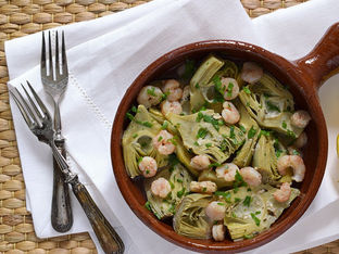 Alcachofas con gambas al limón