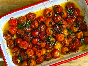 Tomates cherry asados con salsa de yogur: receta fácil y saludable
