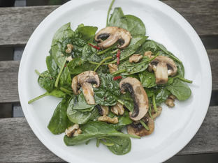 Ensalada de espinacas, súper fresca para un verano ardiente