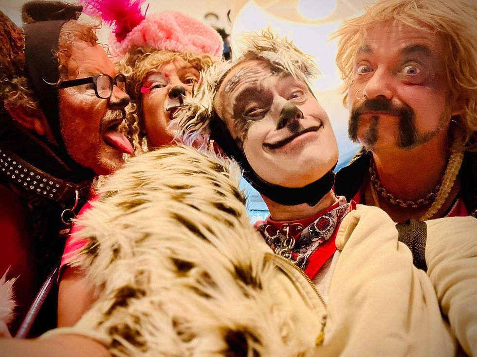 DE JONGE HONDEN- LOCO STRADA- FOTO 1.JPG
