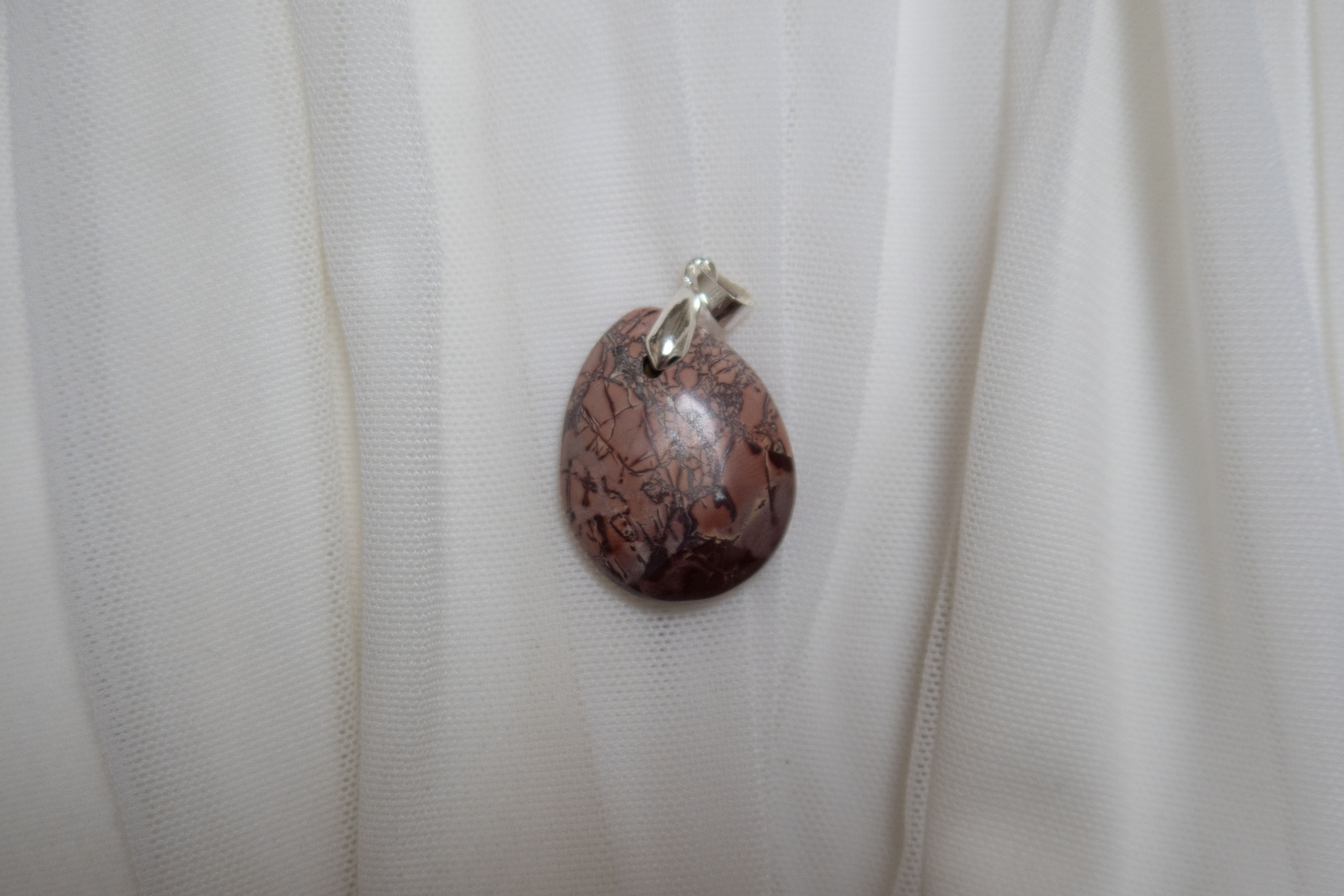 Pendentif mokaite