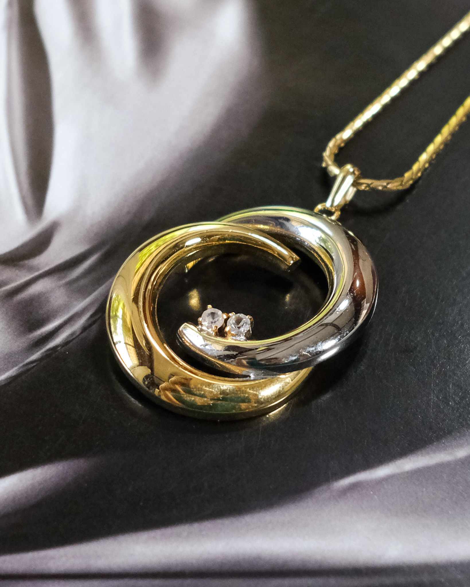 Vintage Signed Pierre Cardin Two-Tone Double Circle Crystal Necklace 22.5-24.5”