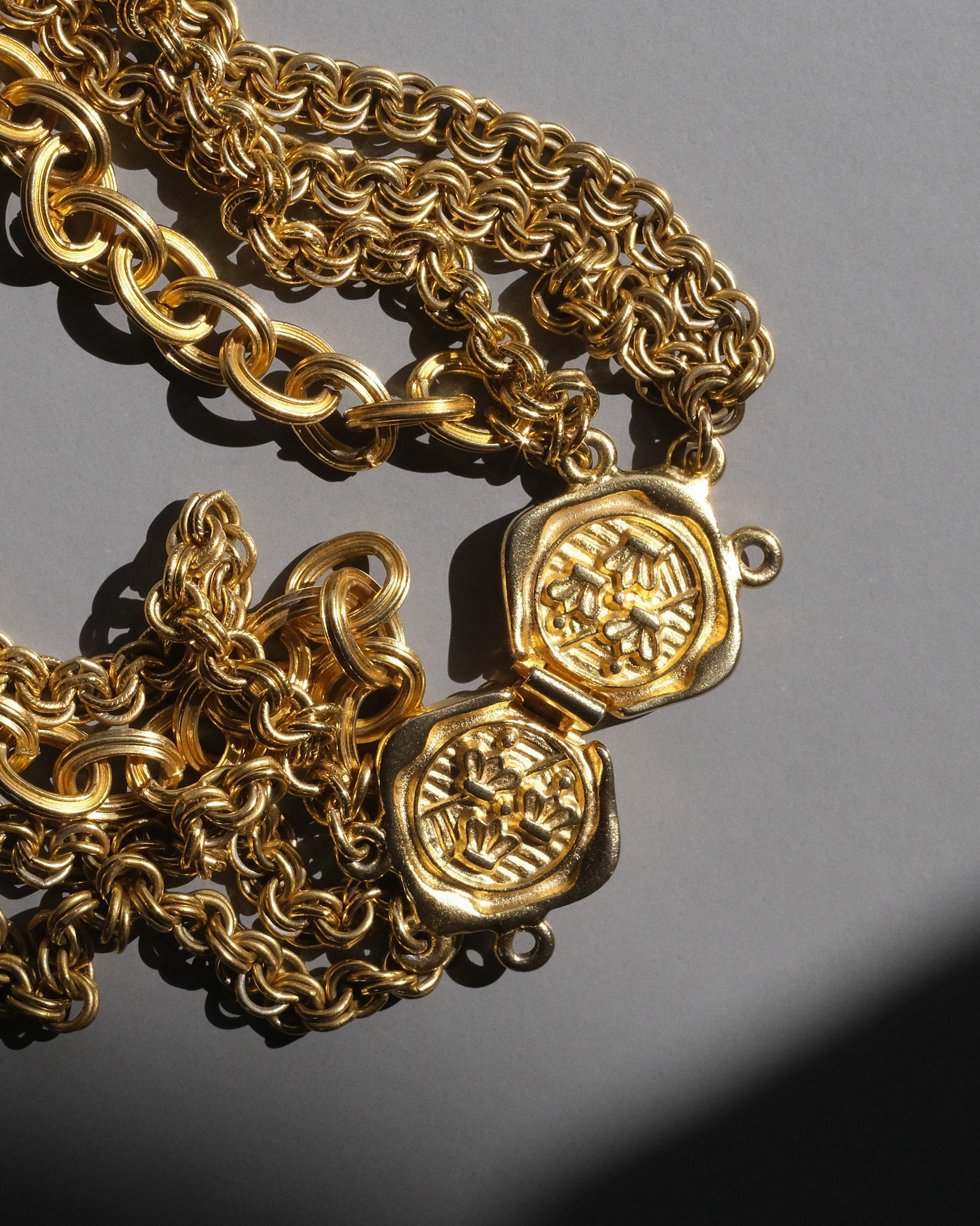 Vintage Signed Classiques Entier Multi-Strand Chain Necklace 16"