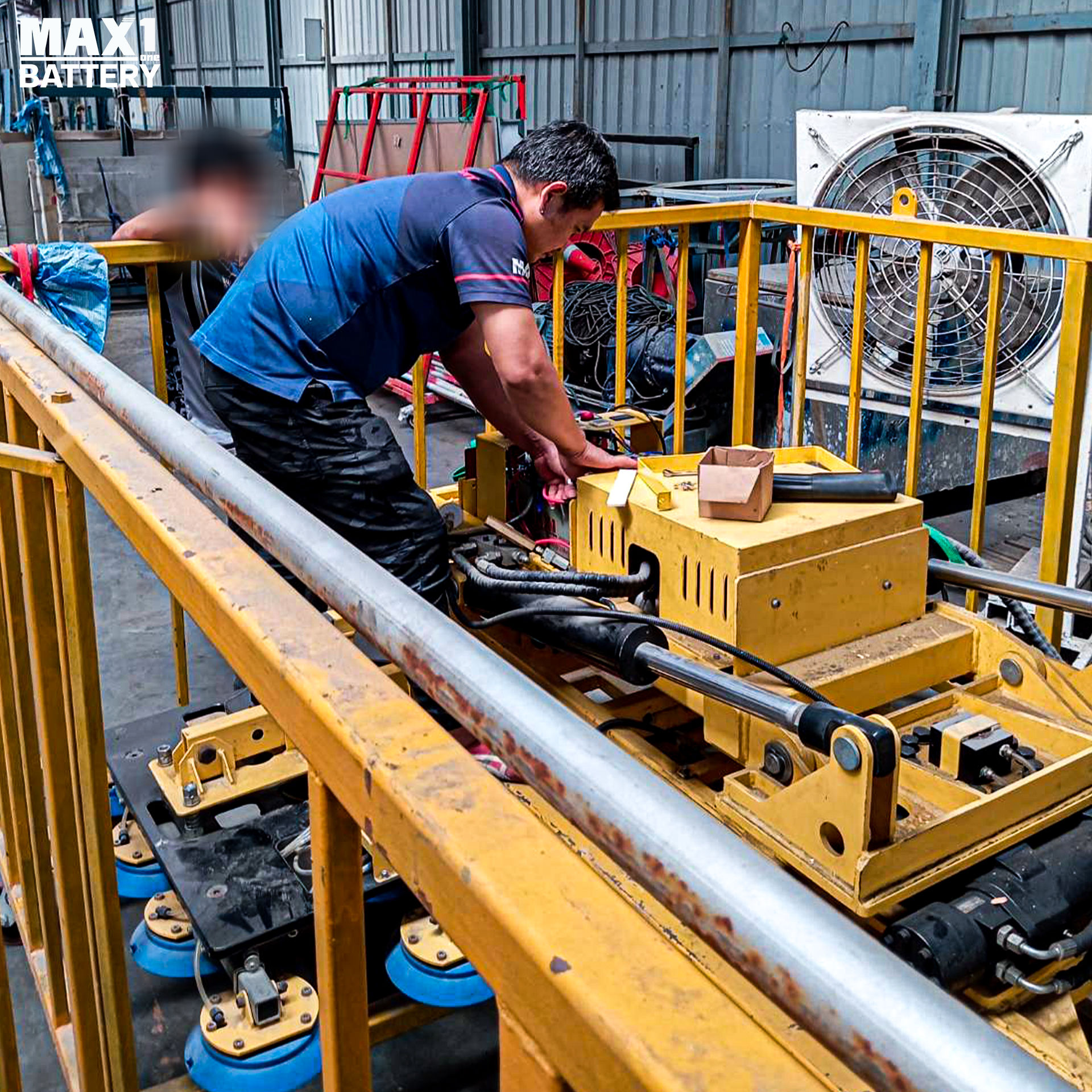 แบตเตอรี่สำหรับเครื่องจักรในโรงงาน MAX1 MXEV12-100S (12V 100Ah) Motive Deep Cycle: พลังงานขับเคลื่อน