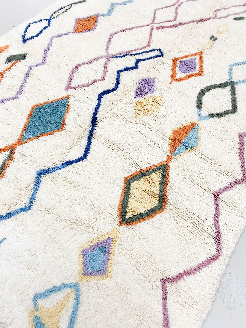 Miniature : Tapis berbère Beni Ouarain écru à motifs colorés 2,87x2,05m