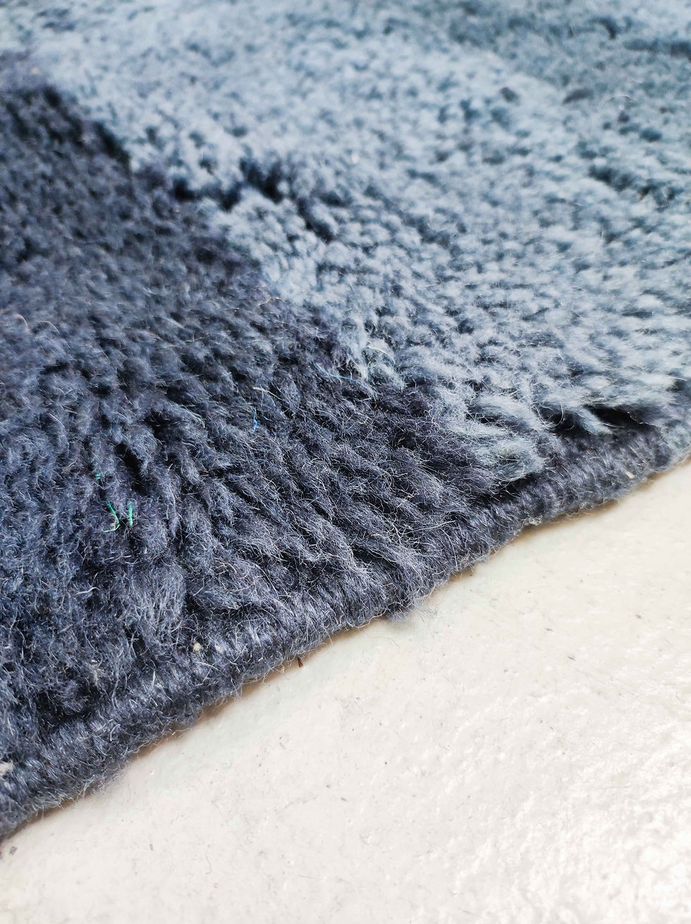 Miniature : Tapis berbère M'rirt bleu à motifs colorés 3,05x2,15m
