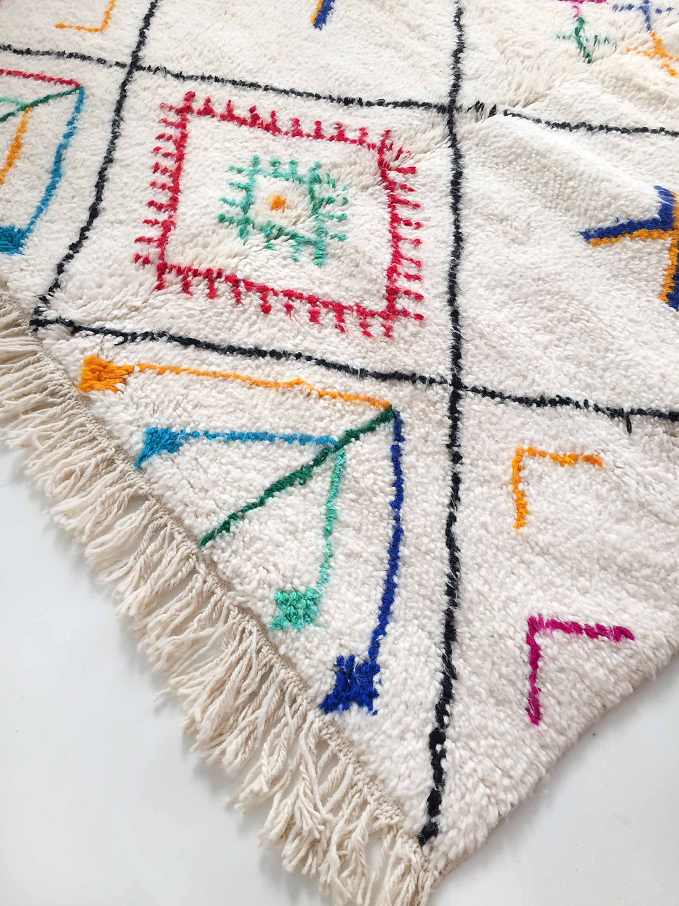Miniature : Tapis berbère Azilal écru à motifs colorés 2,60x1,56m