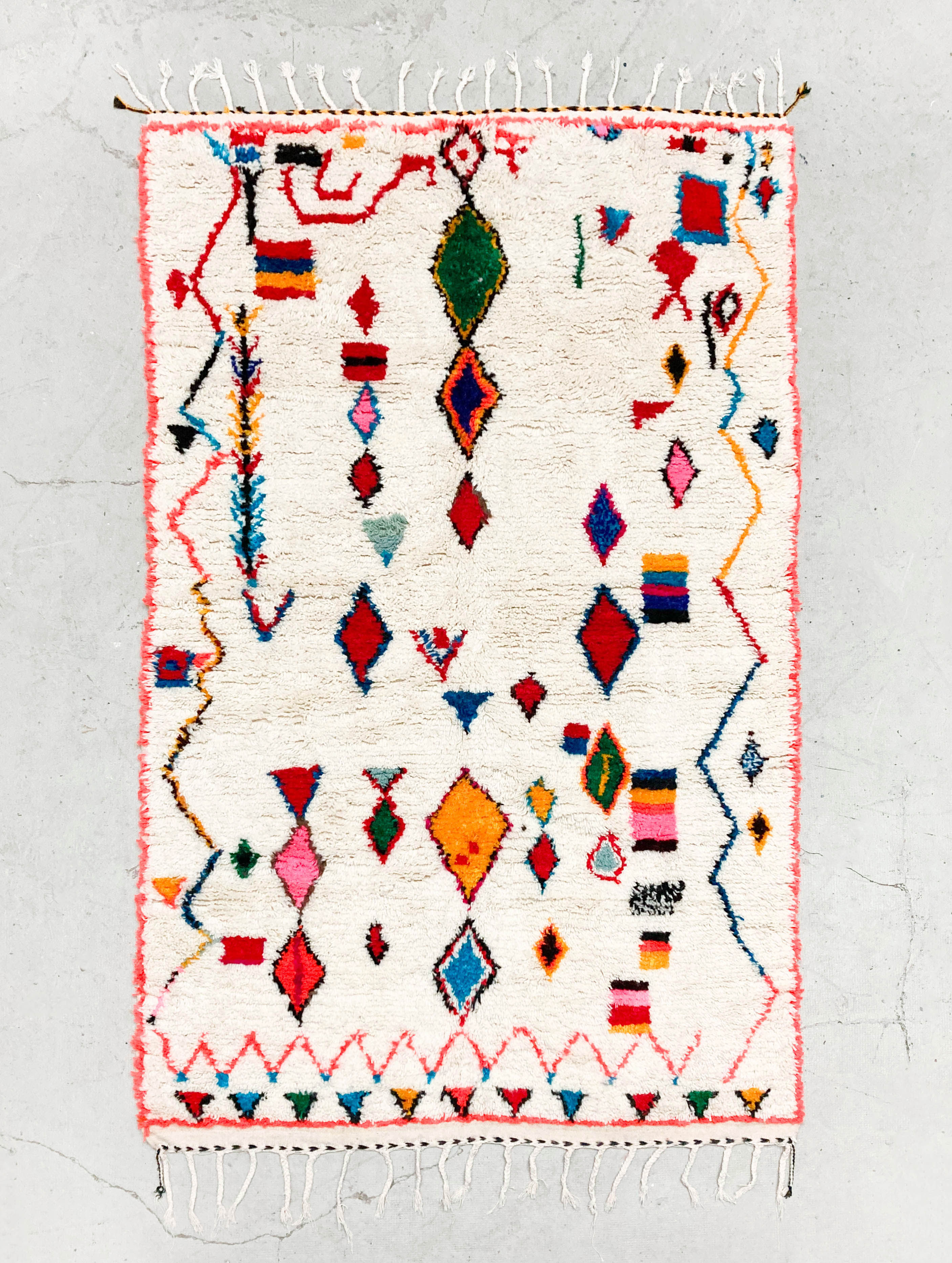 Tapis berbère Azilal écru à motifs colorés 2,55x1,55m