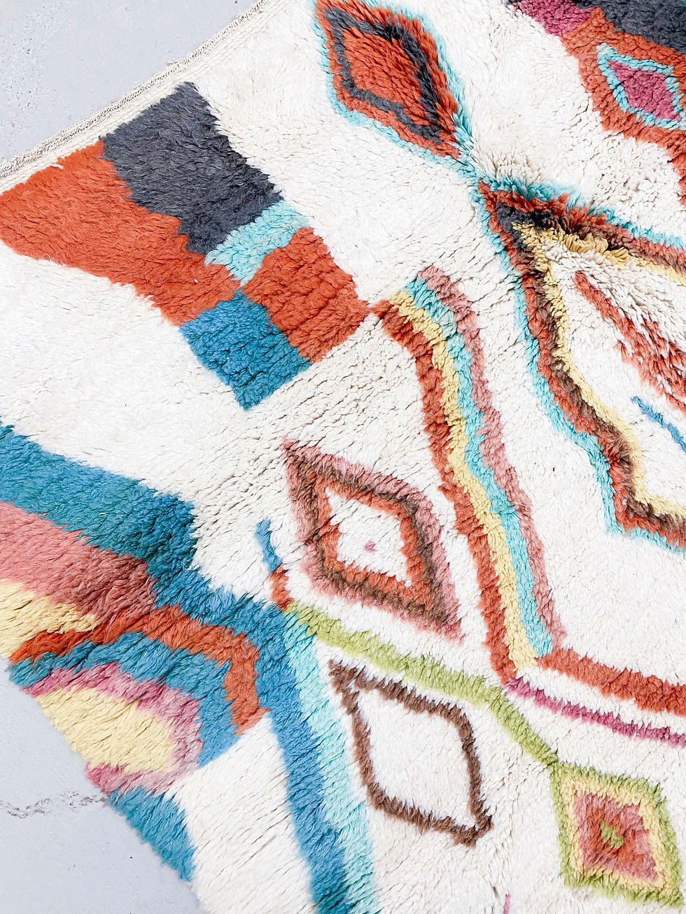 Miniature : Tapis berbère Beni Ouarain écru à motifs colorés 2,93x2,05m