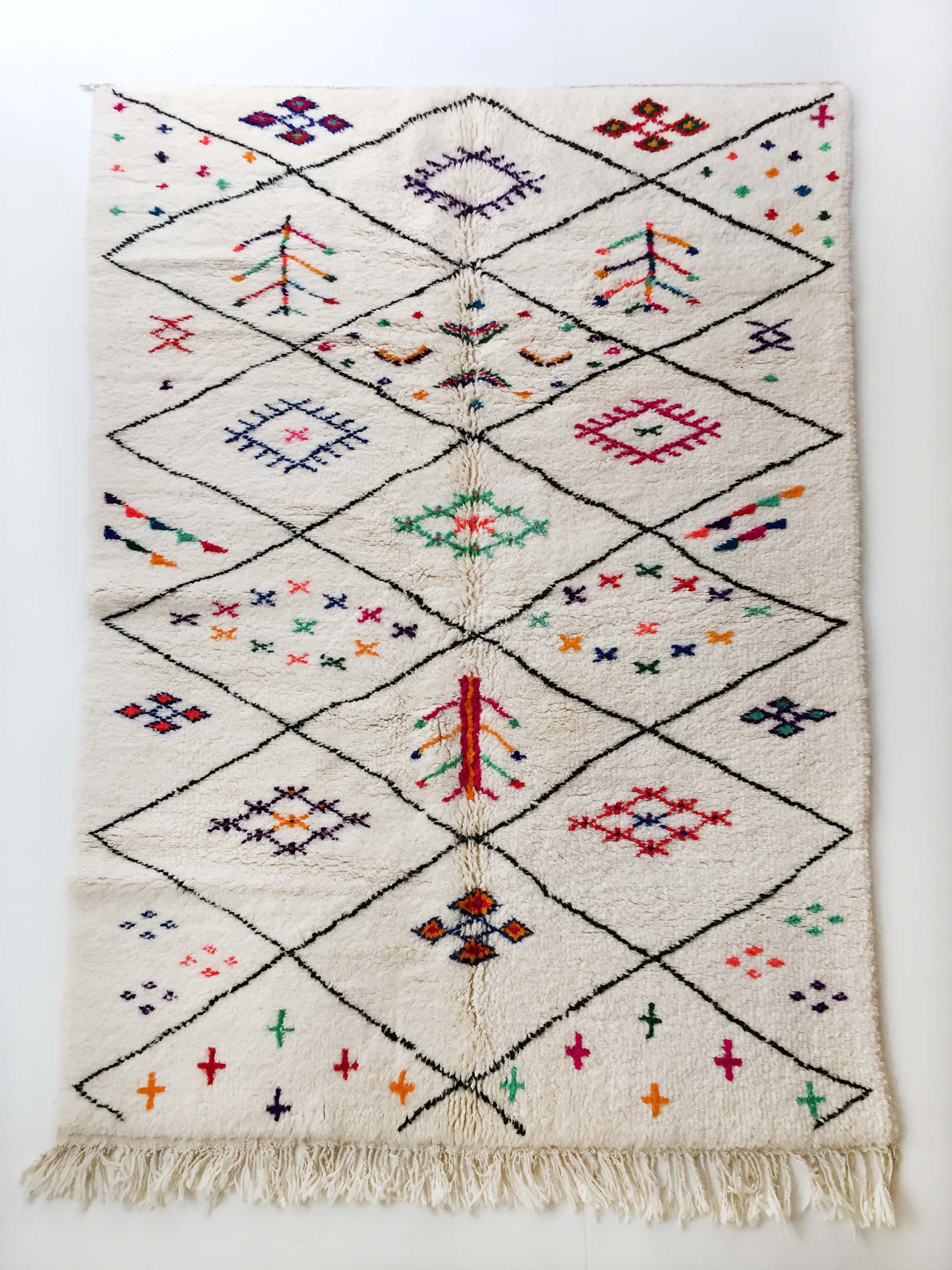 Tapis berbère Beni Ouarain écru à losanges et motifs colorés 2,75x1,77m