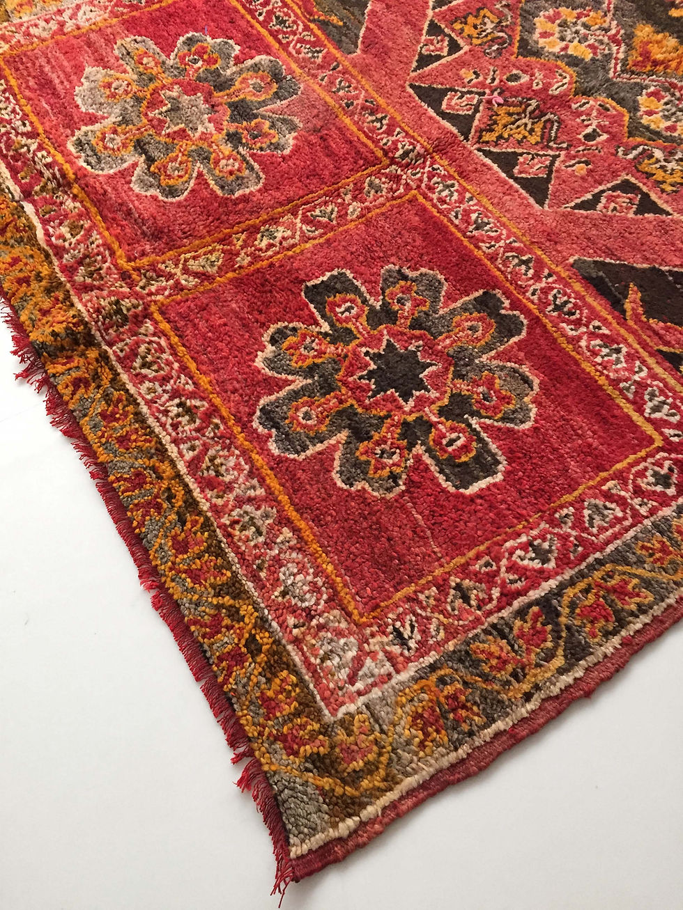 Miniature : Tapis berbère Boujaad vintage rouge à motifs 2,60x1,80m