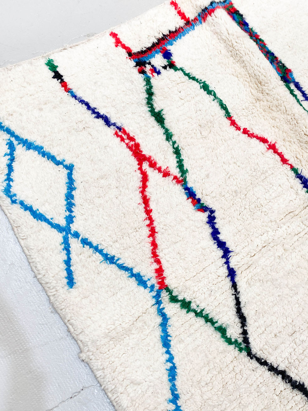 Miniature : Tapis berbère Azilal écru à motifs colorés 2,32x1,62m