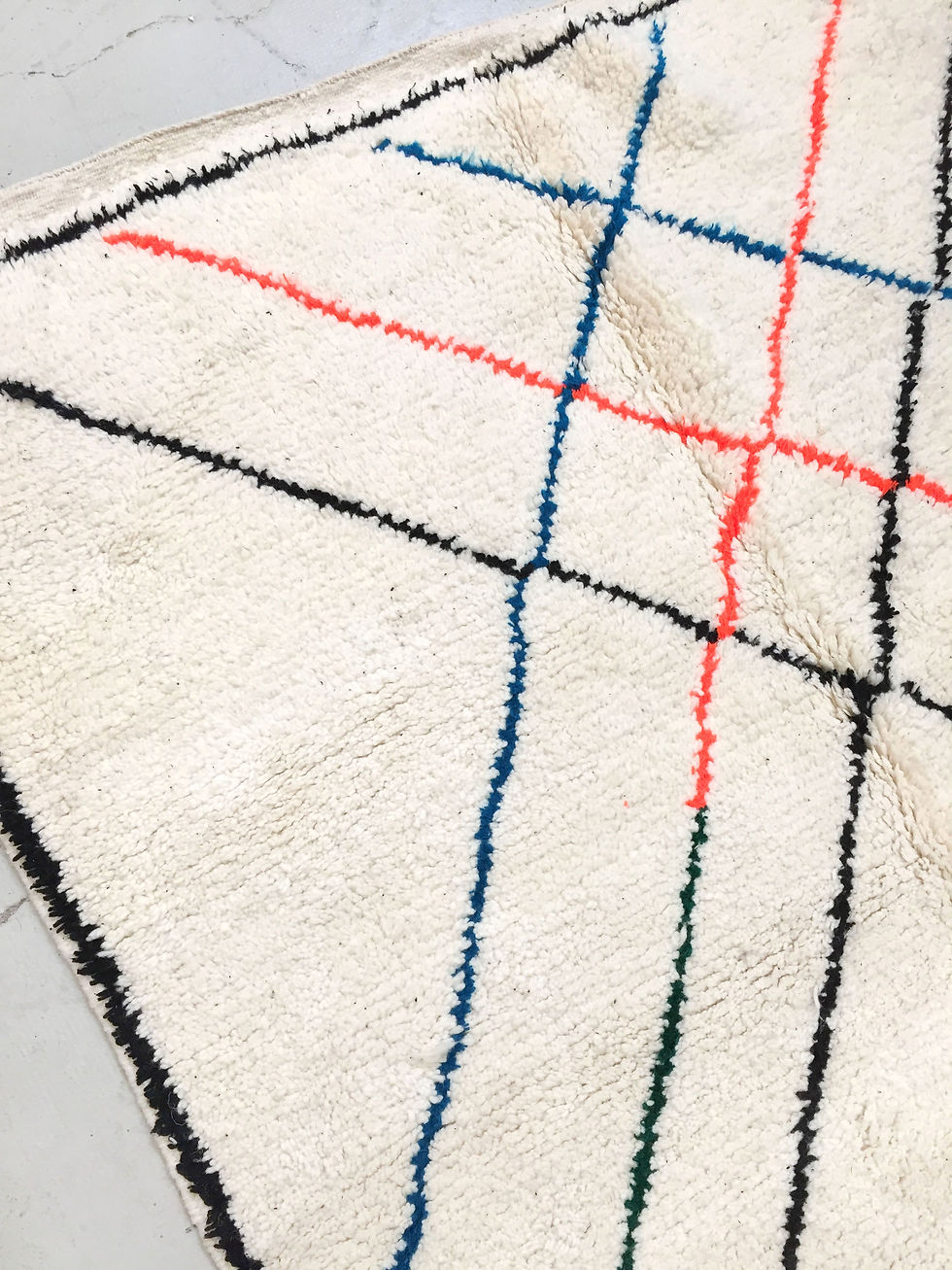 Miniature : Tapis berbère Azilal écru à lignes colorées 2,32x1,70m