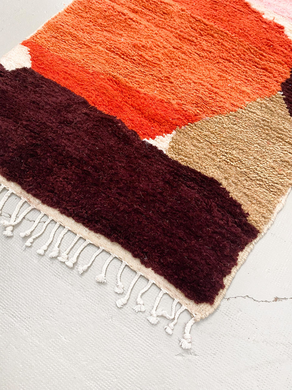 Miniature : Tapis berbère Azilal écru à motifs colorés 1,56x1m