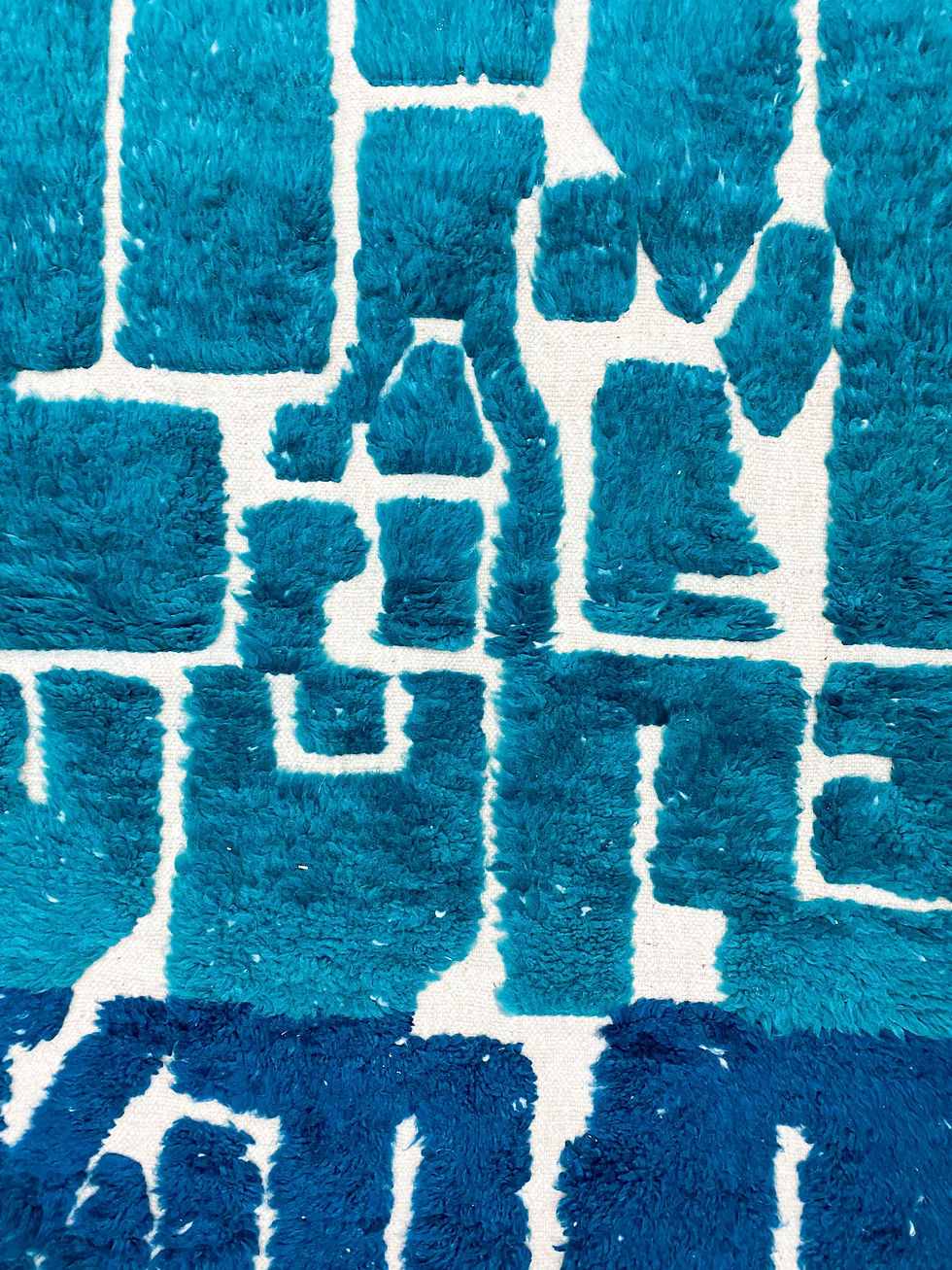 Miniature : Tapis berbère Beni Ouarain bleu à motifs gravés 1,58x1,06m