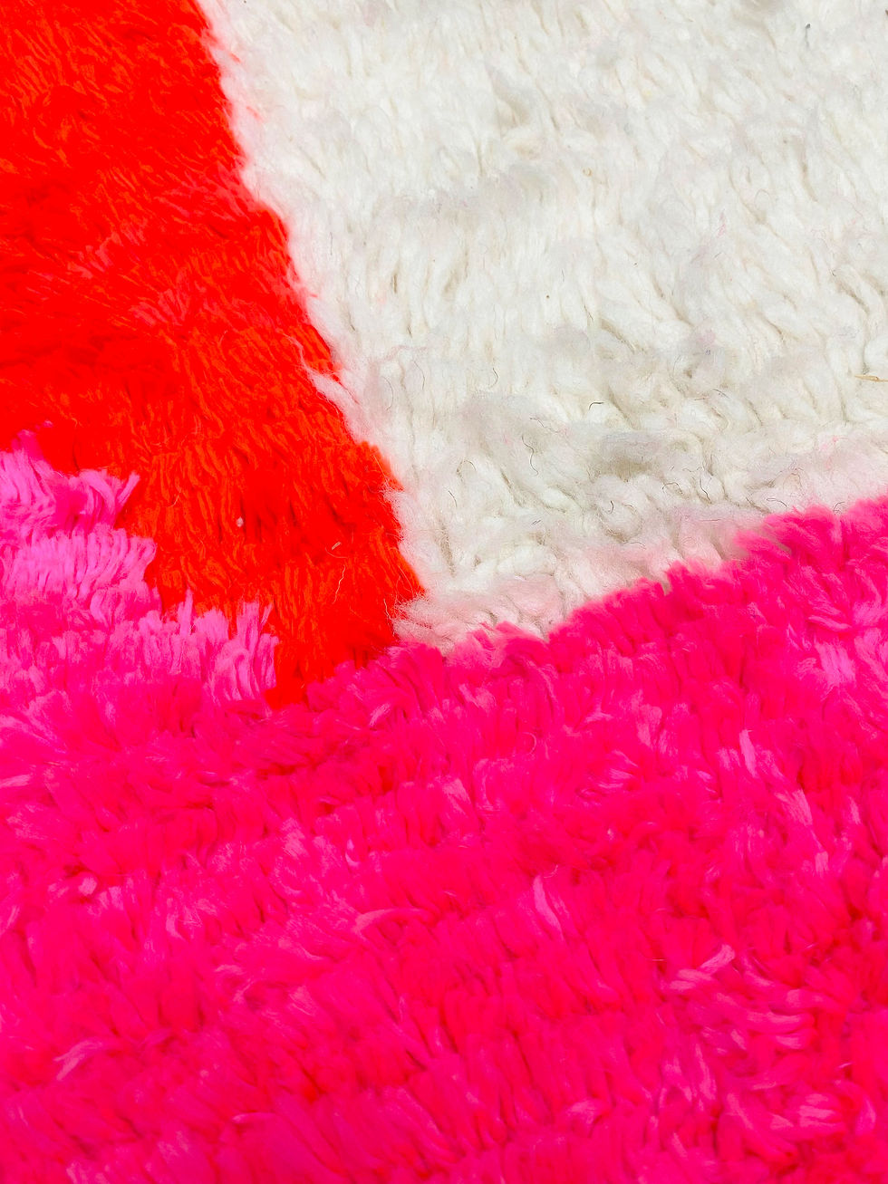 Miniature : Tapis berbère Azilal écru à motifs fluos 3,02x1,92m
