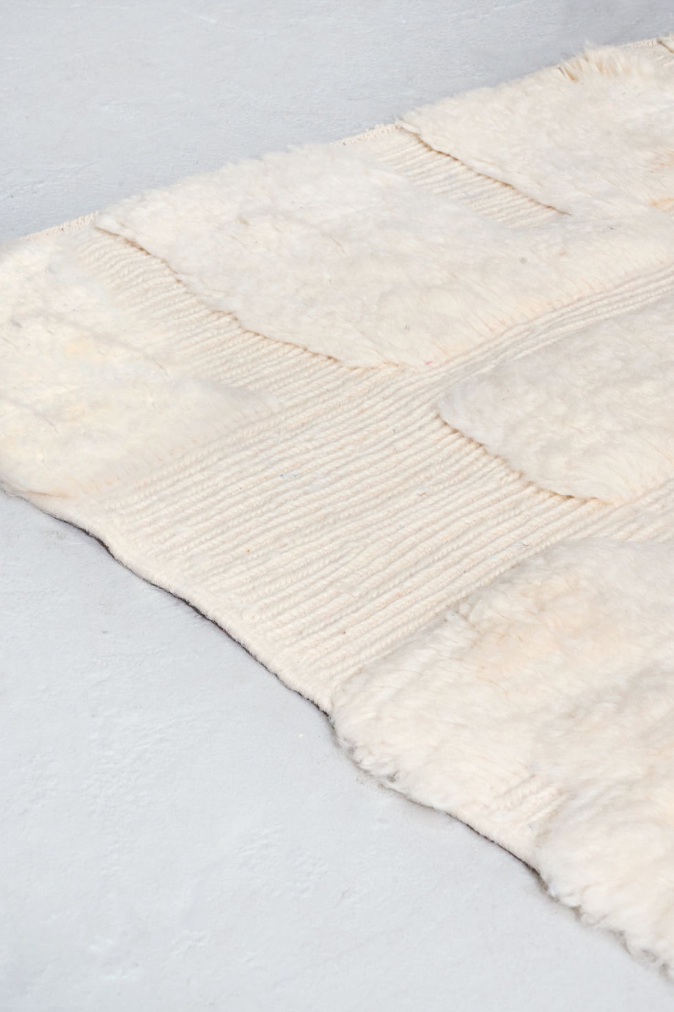 Miniature : Tapis berbère Beni Ouarain écru à motifs gravés 2,51x1,63m