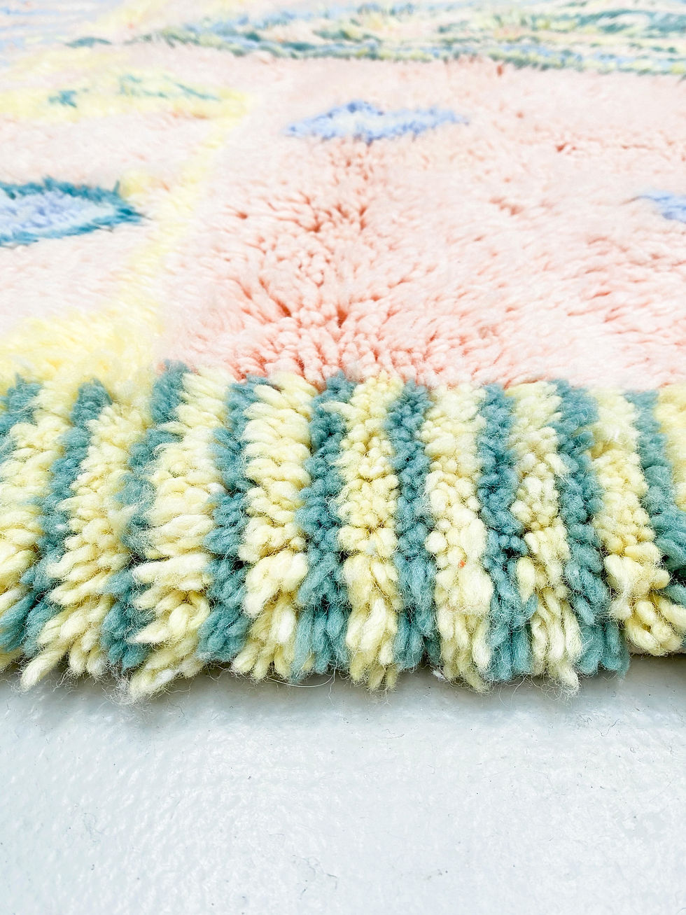Miniature : Tapis berbère Beni Ouarain à motifs colorés pastels 2,07x1,58m