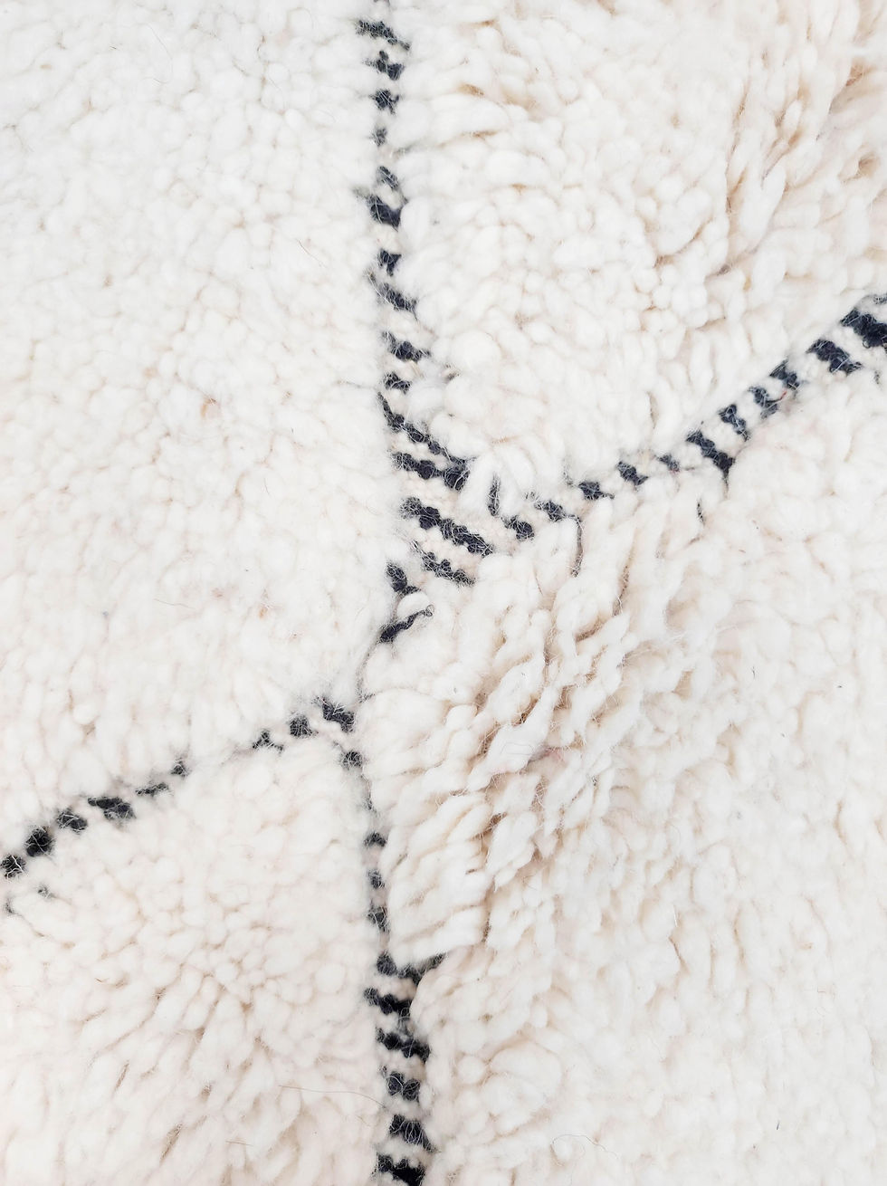 Miniature : Tapis berbère Beni Ouarain à losanges noirs gravés dans la trame 2,58x1,55m