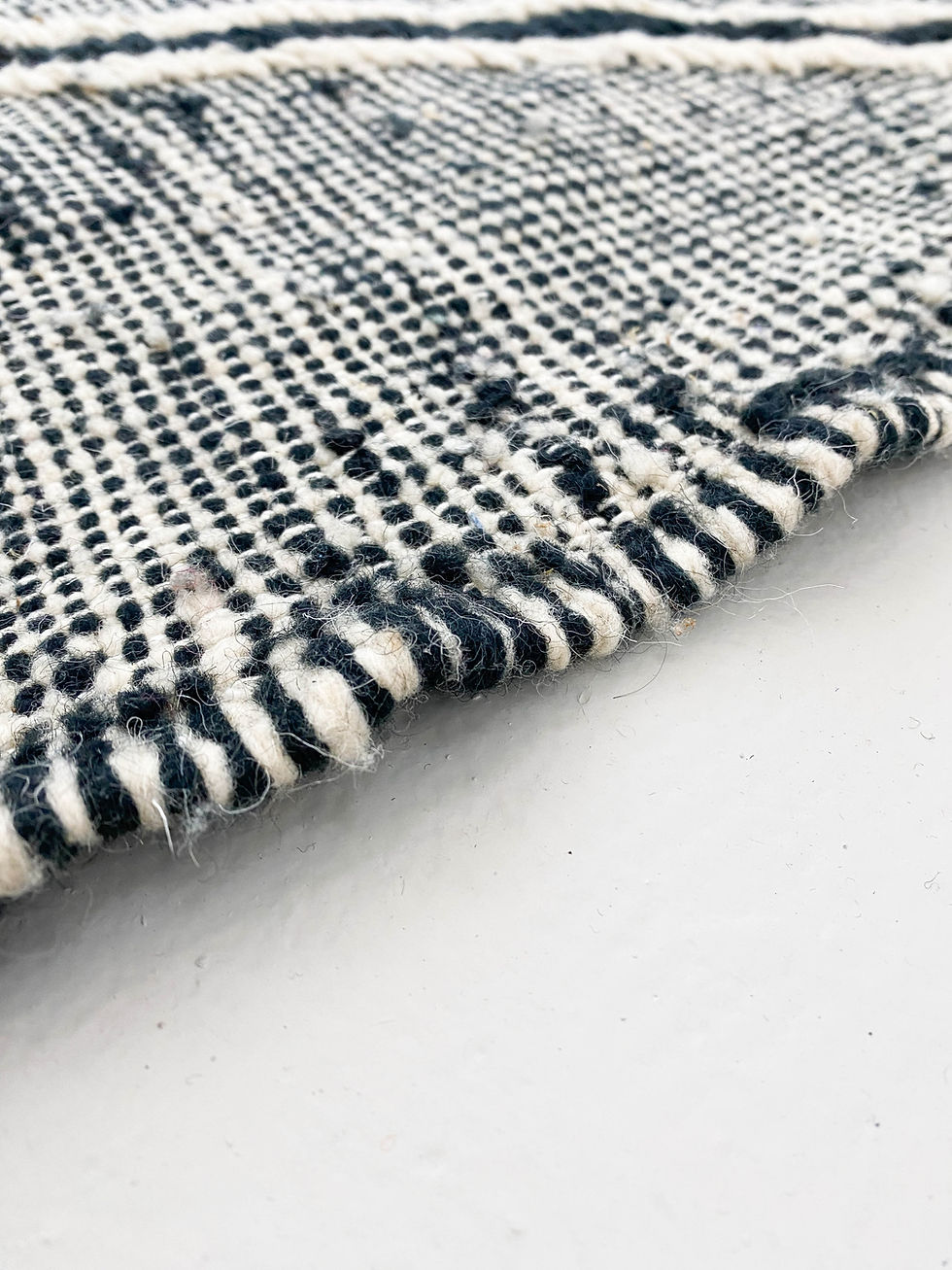 Miniatur: Berber Kilim Zanafi schwarz-weiß 2,93 x 1,85 m