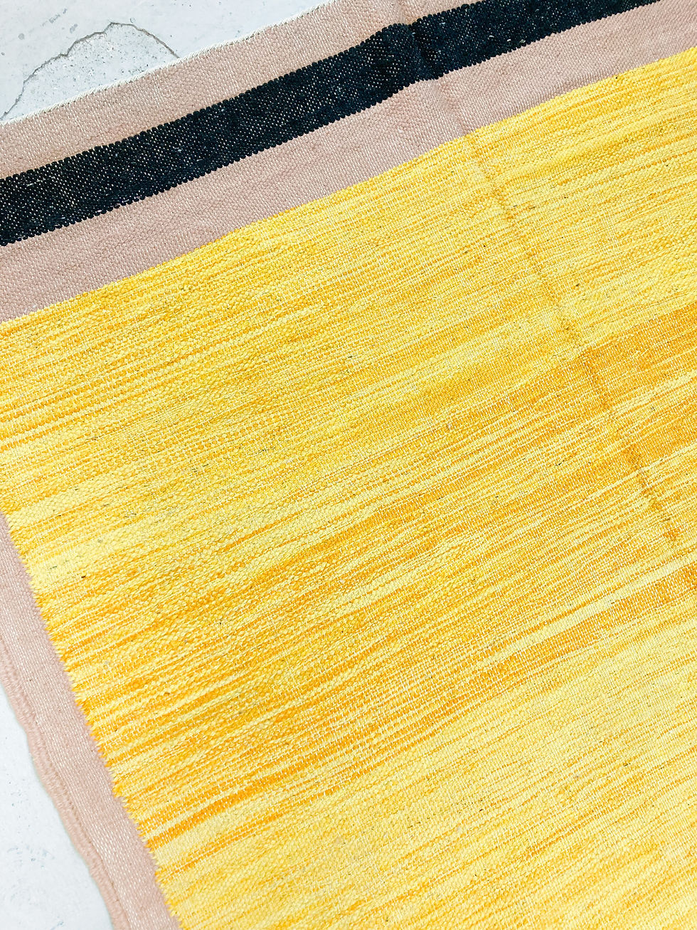 Miniature : Kilim berbère rose chiné ocre et jaune 3,03x1,92m