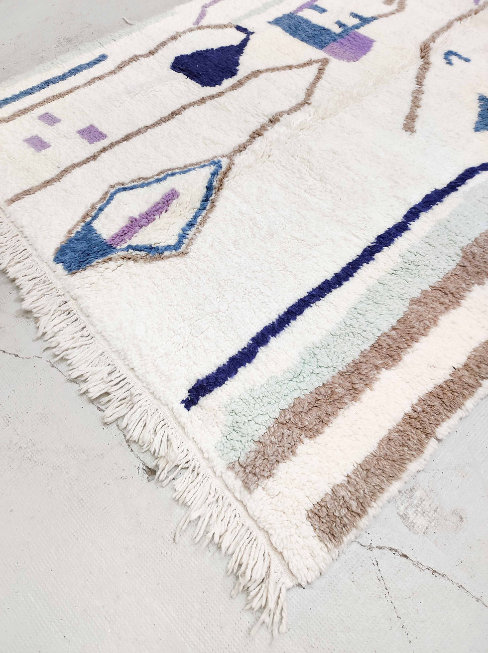 Miniature : Tapis berbère Beni Ouarain écru à motifs colorés 2,54x1,63m