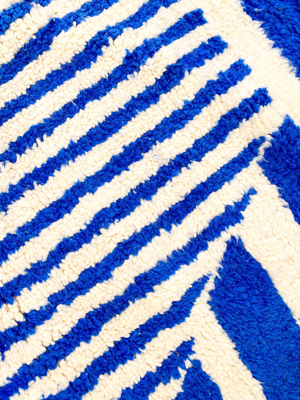 Miniatura: Alfombra bereber Beni Ouarain color crudo con rayas azules Majorelle, 3x2,06 m