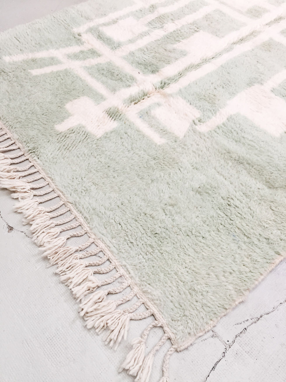 Miniature : Tapis berbère Beni Ouarain vert pastel à motifs écrus 2,35x1,65m