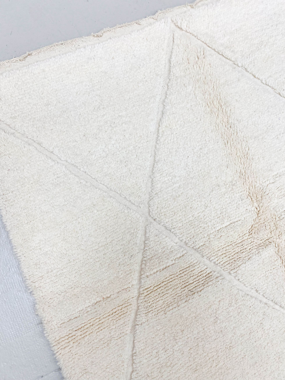 Miniature : Tapis berbère Beni Ouarain uni à motifs gravés dans la trame 2,50x1,50m
